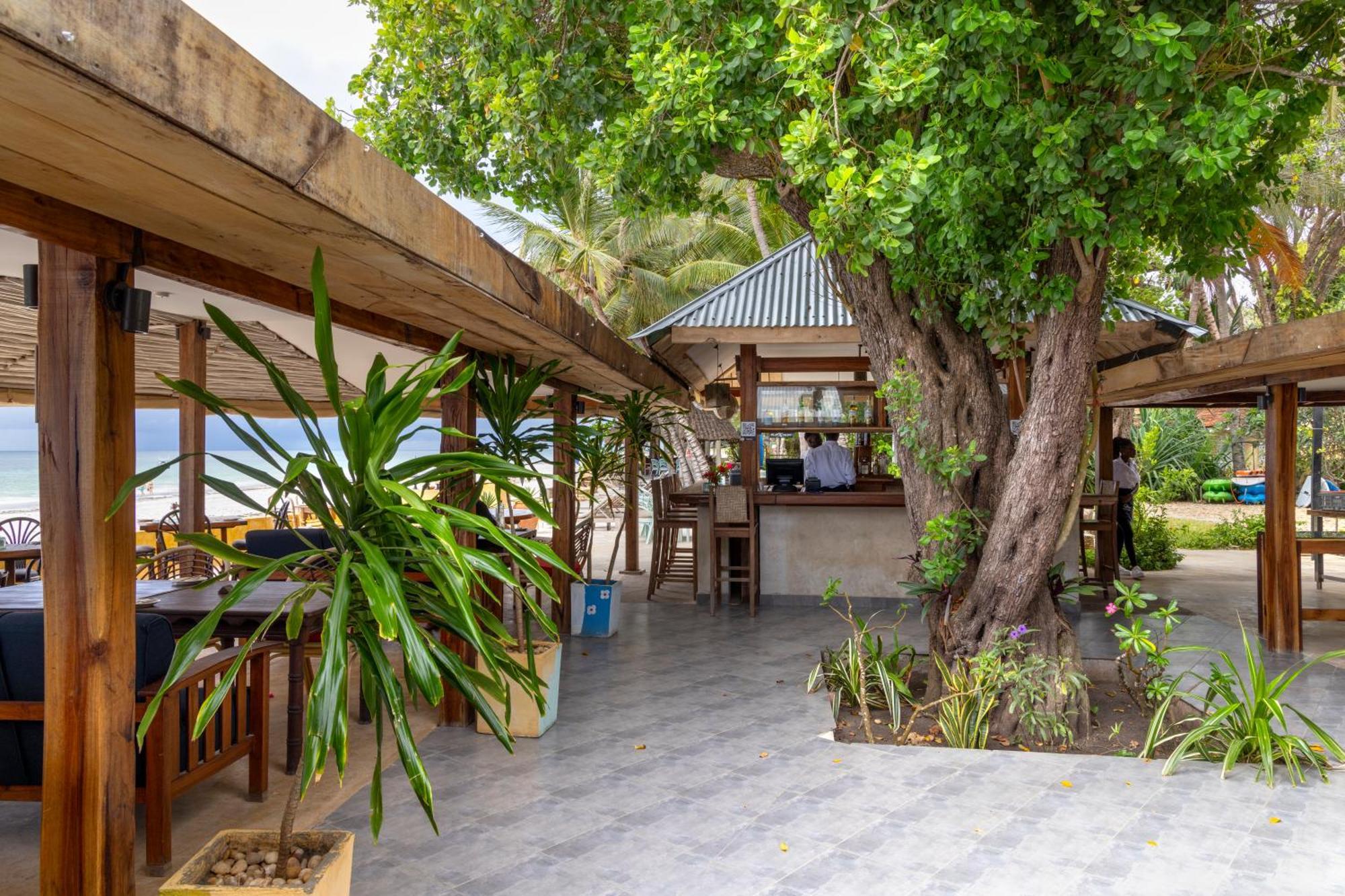 Blue Marlin Beach Hotel Playa de Diani Exterior foto